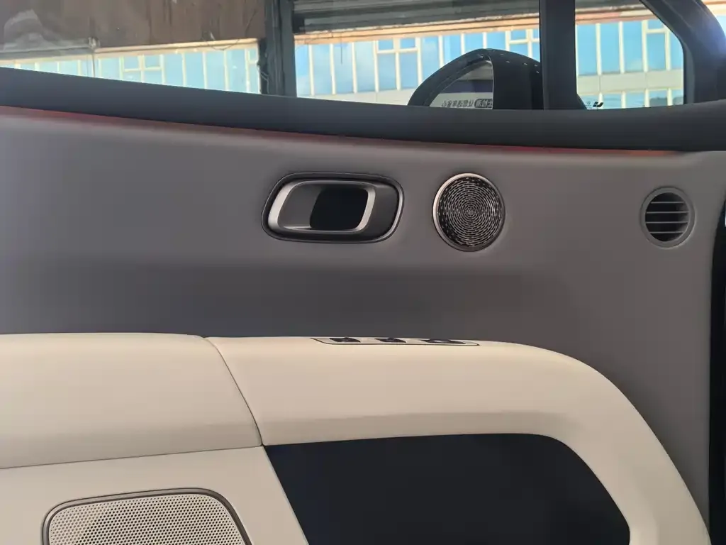 Li Auto i6 — фото 2