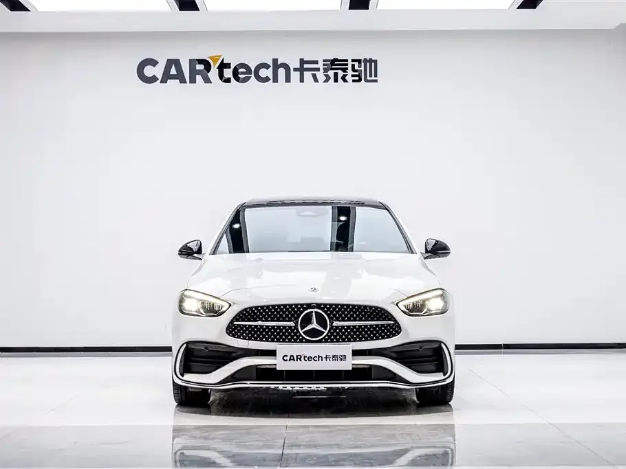 Mercedes-Benz C-Class — фото 1