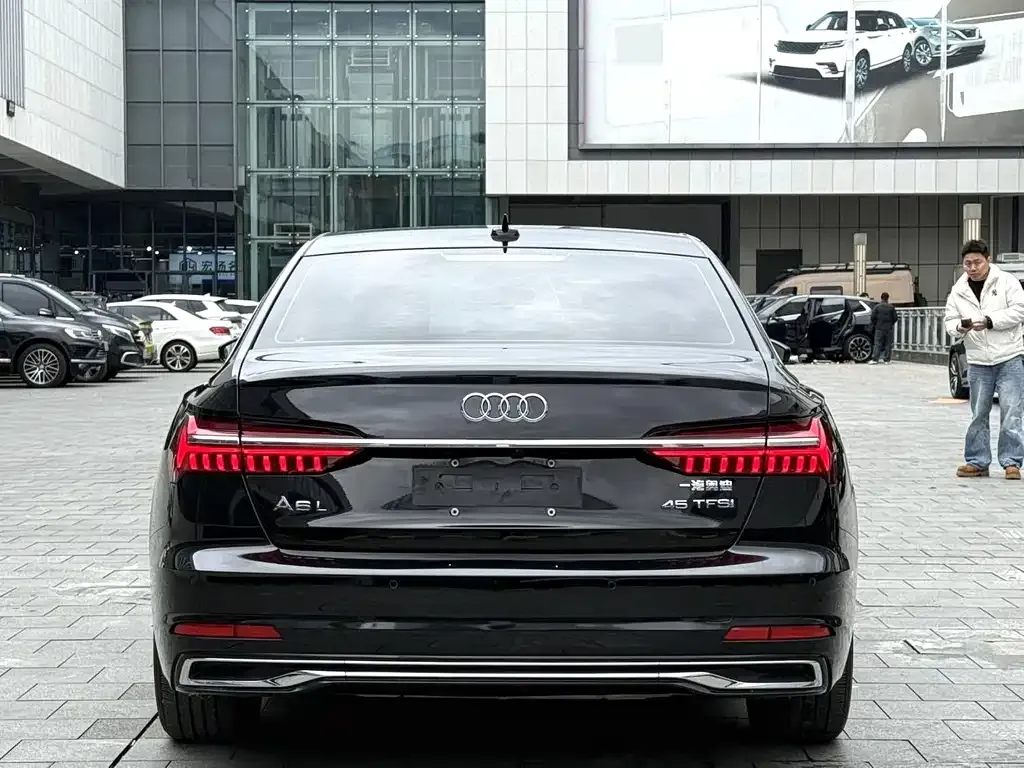 Audi A6L — фото 2