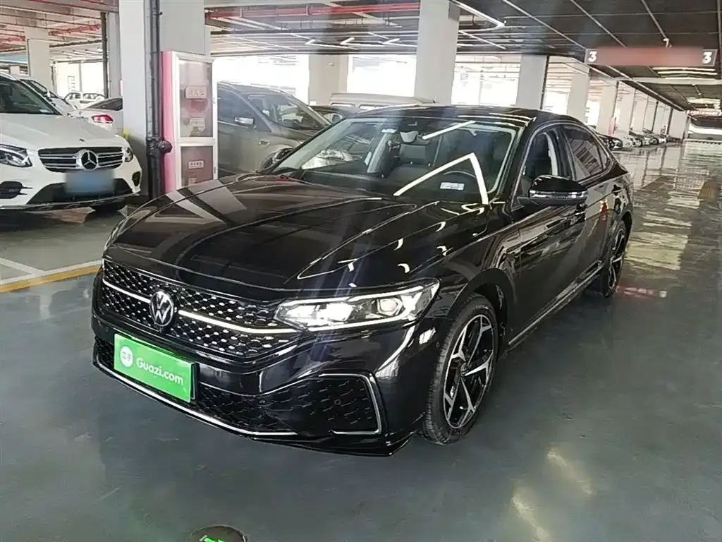Volkswagen Passat — фото 1
