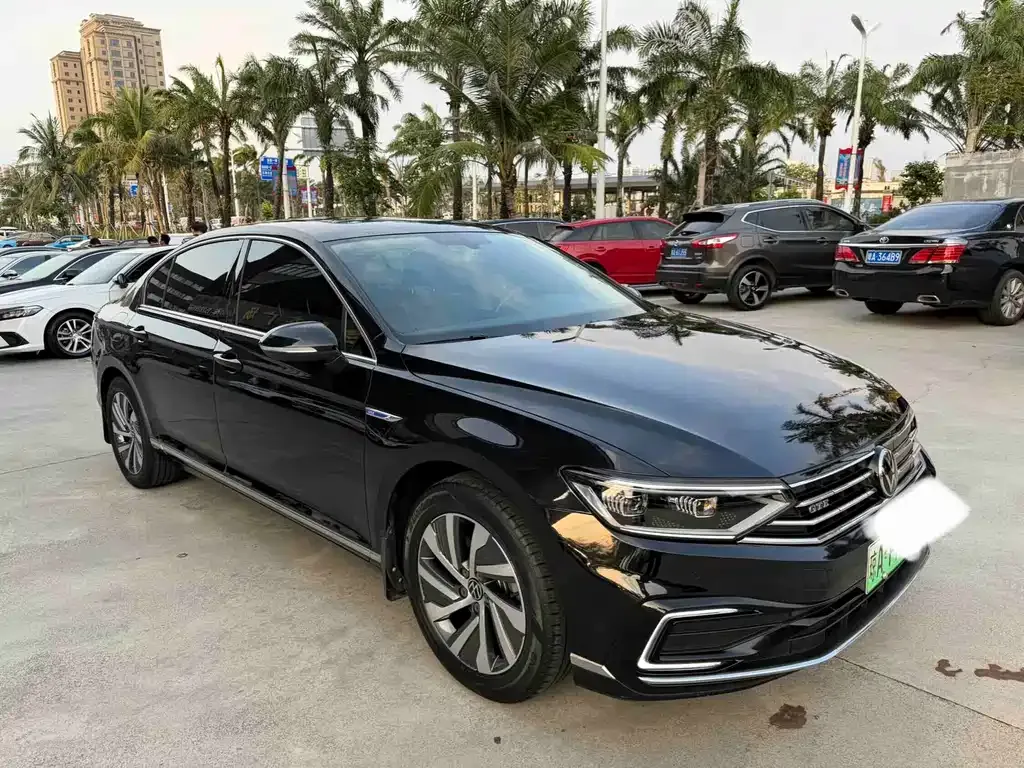 Volkswagen Magotan GTE PHEV 2022 из CN, фото 3