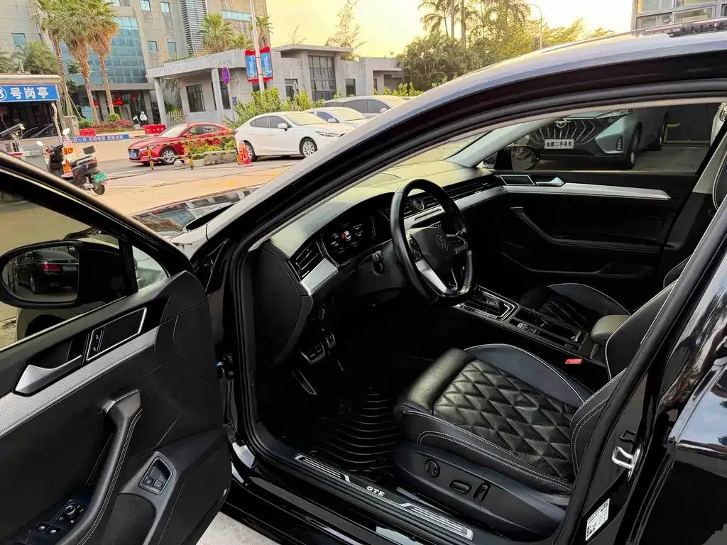 Volkswagen Magotan GTE PHEV 2022 из CN, фото 8