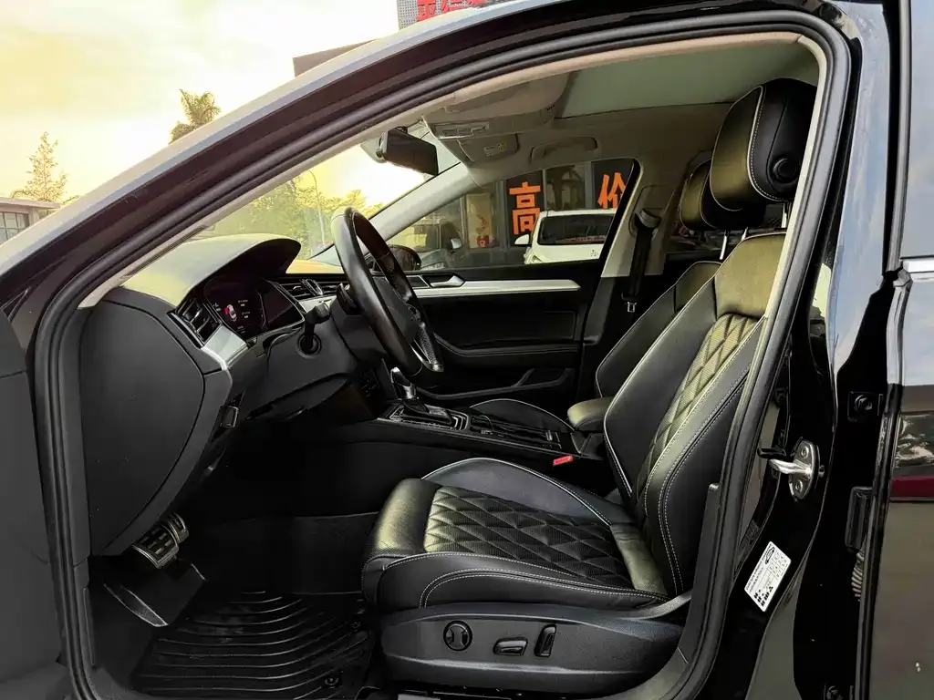 Volkswagen Magotan GTE PHEV 2022 из CN, фото 2