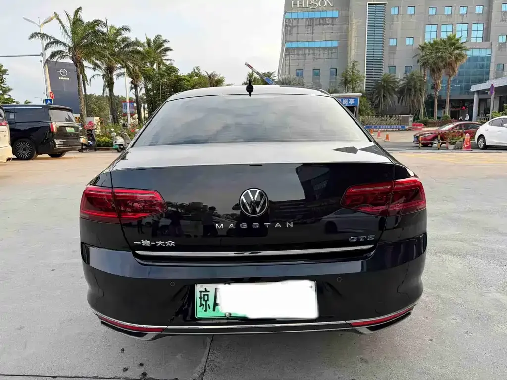 Volkswagen Magotan GTE PHEV 2022 из CN, фото 7