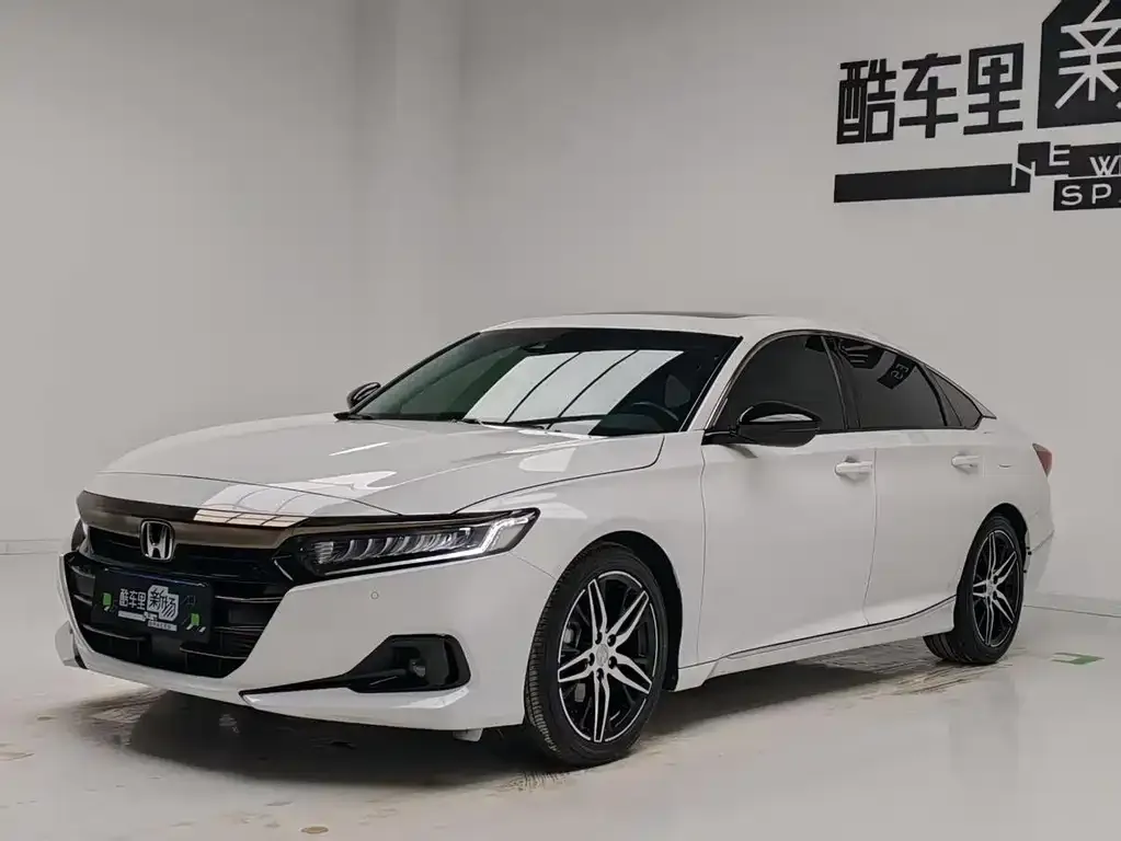 Honda Accord — фото 1