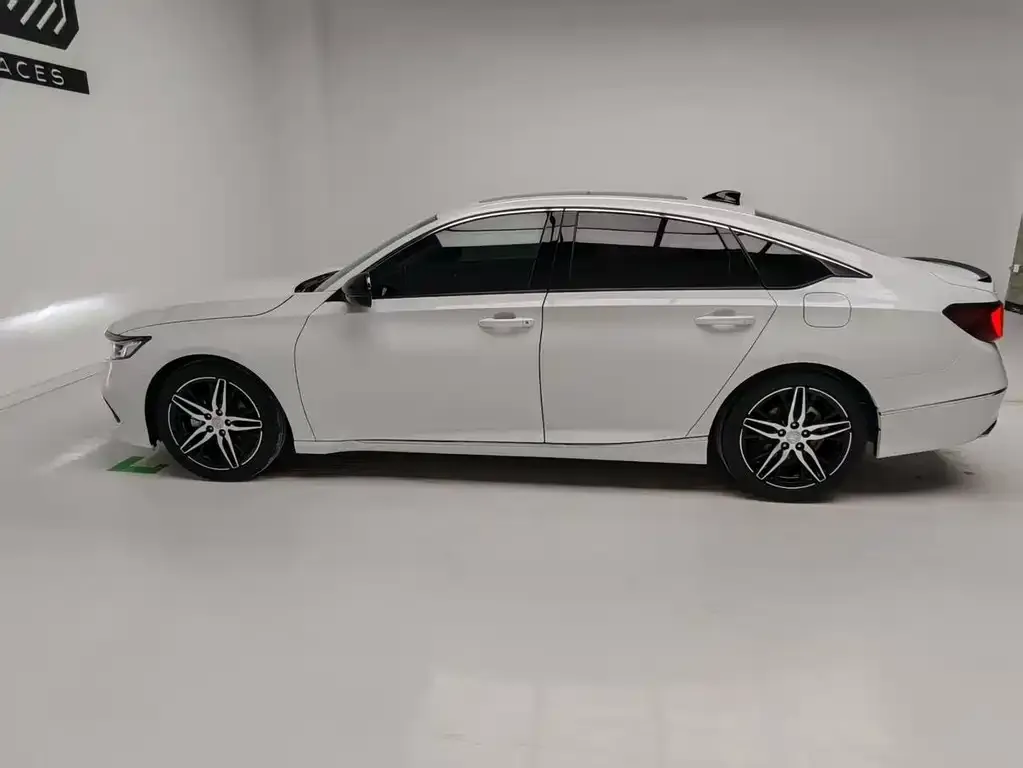 Honda Accord — фото 9