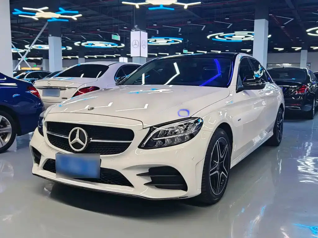 Mercedes-Benz C-Class — фото 1