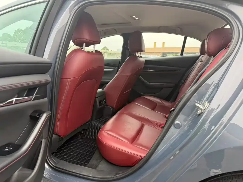 Mazda 3 Axela 2022 из CN, фото 3