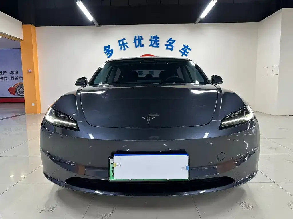 Tesla Model 3 — фото 7