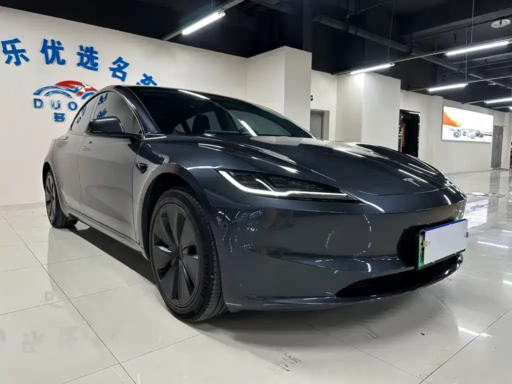 Tesla Model 3 — фото 10