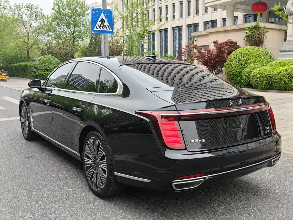 Hongqi H9 — фото 10