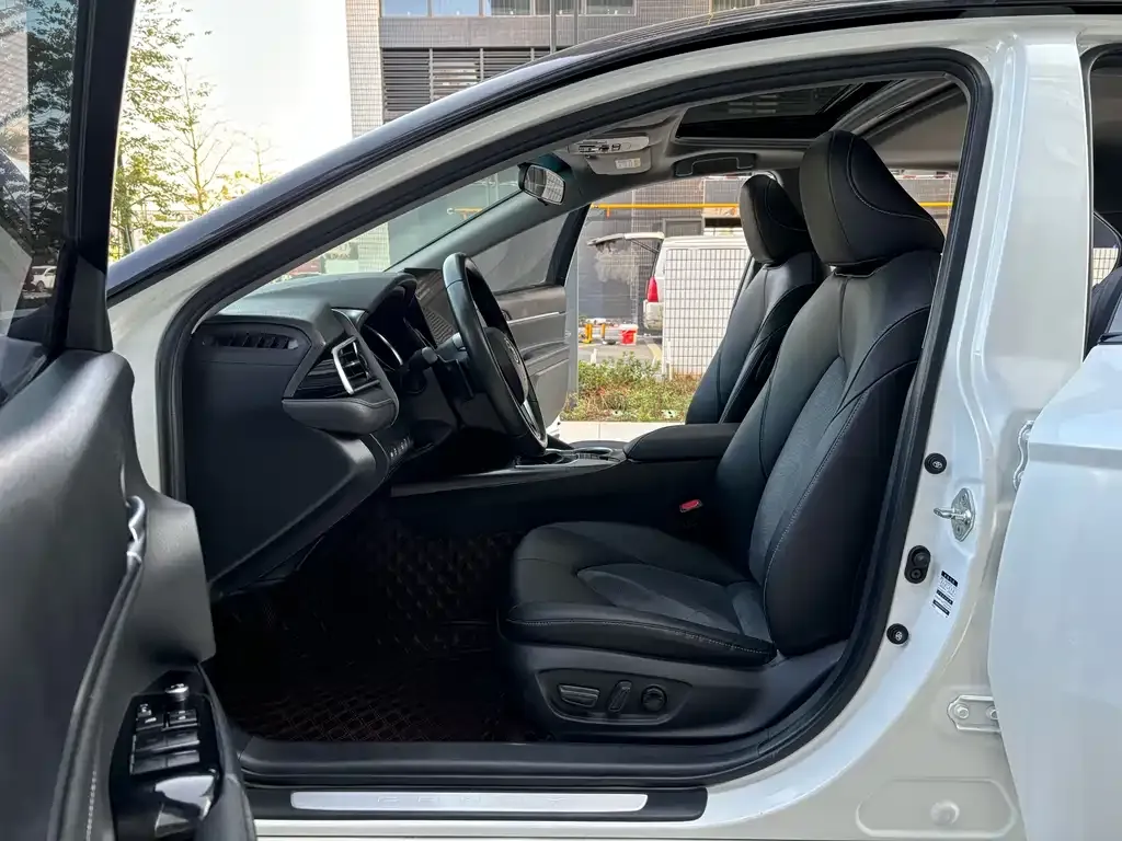 Toyota Camry 2021 из CN, фото 4