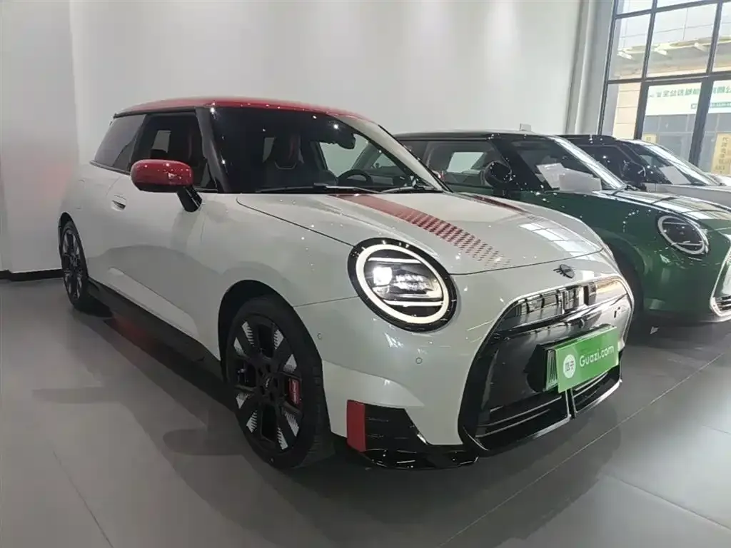 MINI JCW Electric 2025 из CN, фото 4