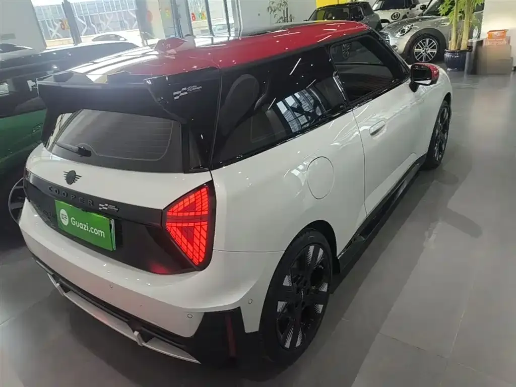 MINI JCW Electric 2025 из CN, фото 8