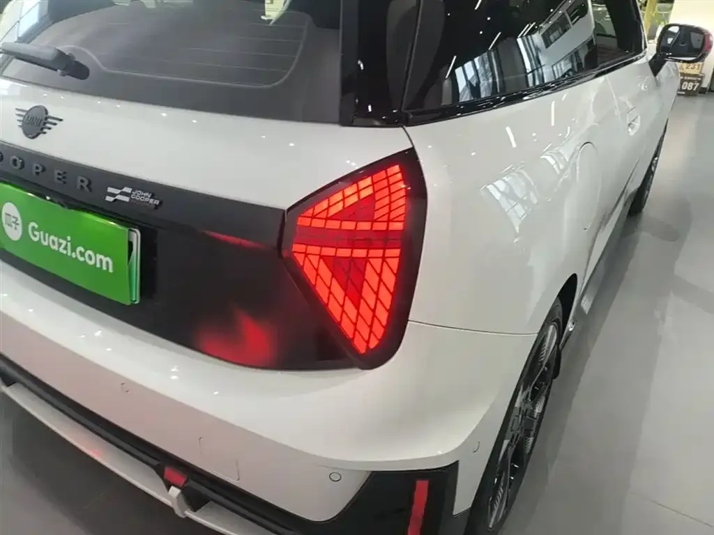 MINI JCW Electric 2025 из CN, фото 7