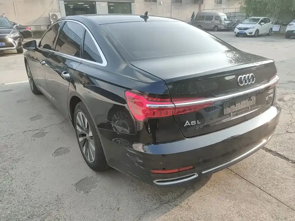 Audi A6L 2021 из CN, фото 6