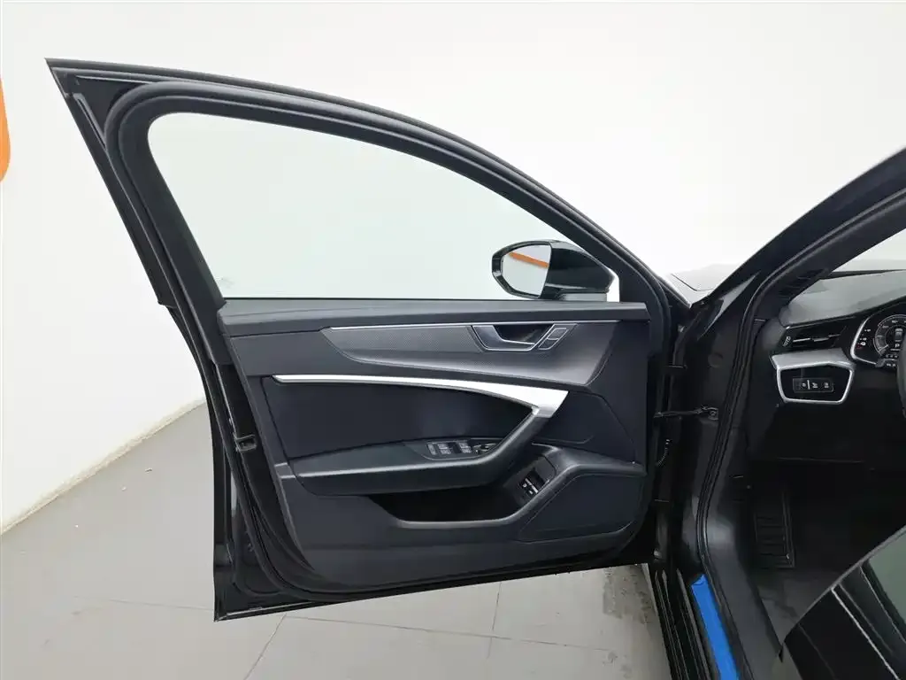 Audi A6L New Energy 2023 из CN, фото 2