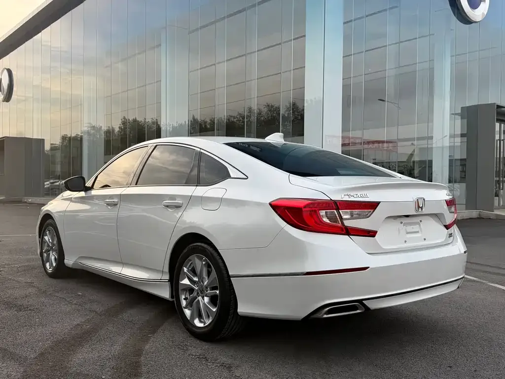 Honda Accord — фото 3