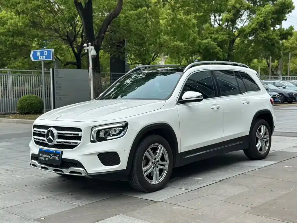 Mercedes-Benz GLB — фото 1