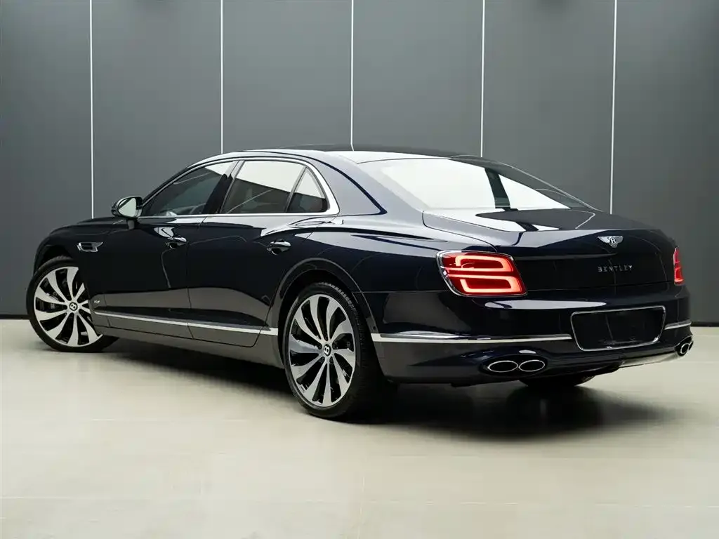 Bentley Flying Spur — фото 4