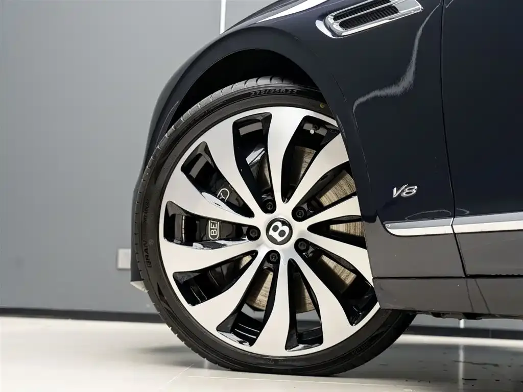 Bentley Flying Spur — фото 5