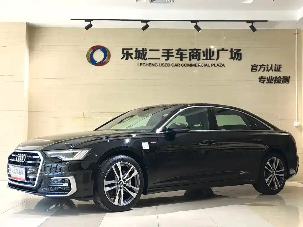 Audi A6L — фото 1