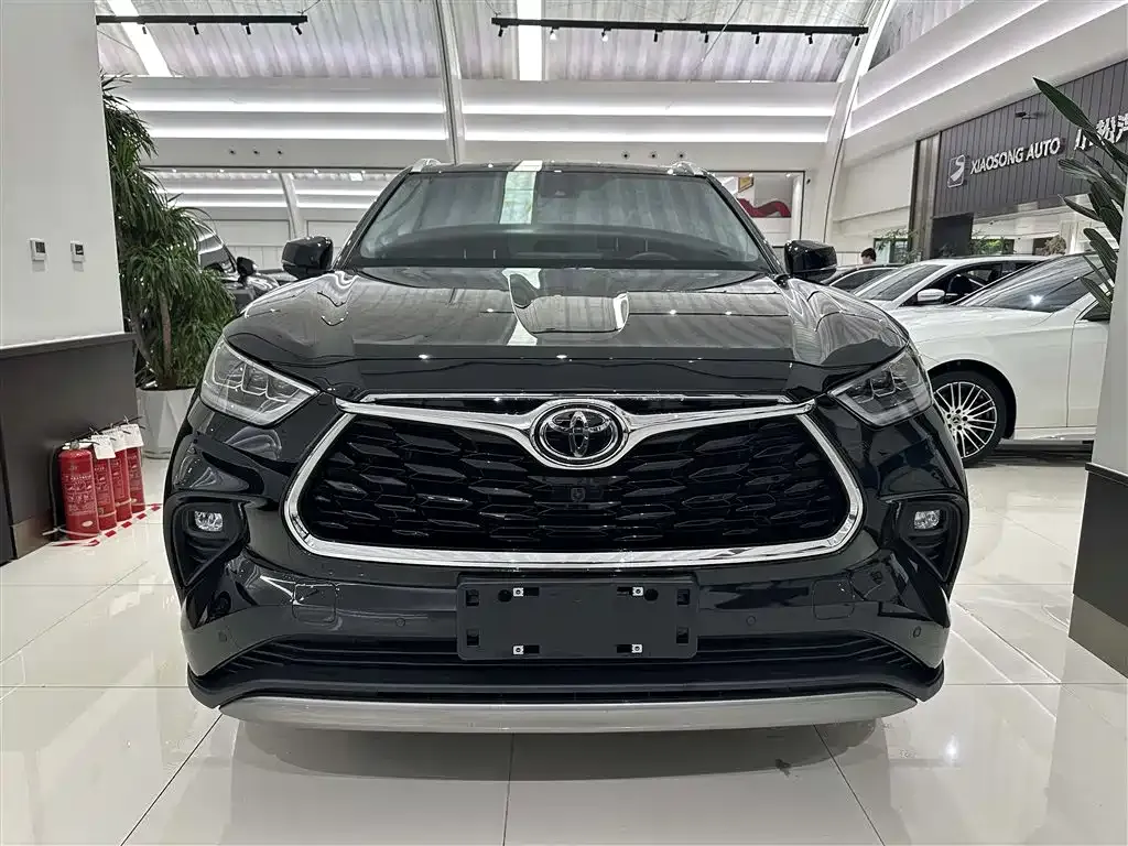 Toyota Highlander — фото 10