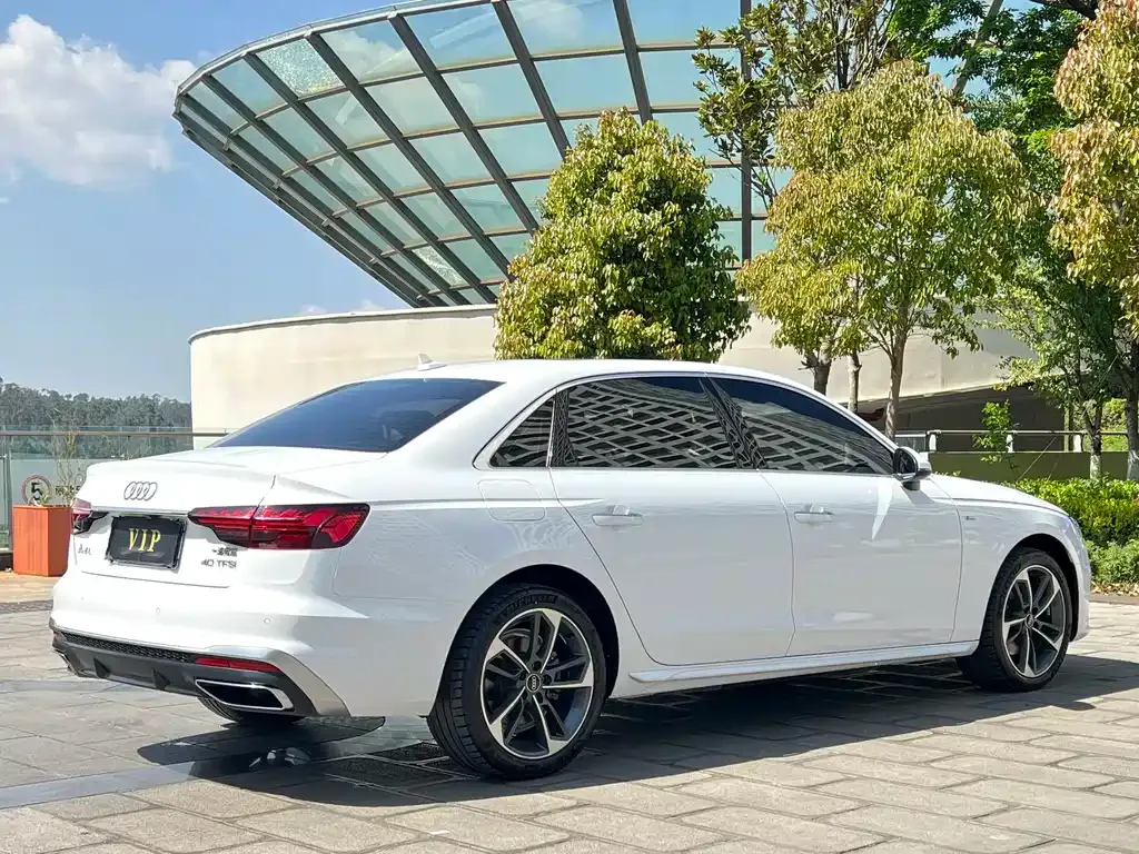 Audi A4L — фото 3