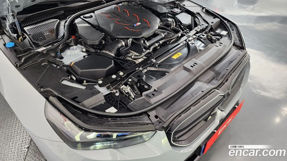 BMW M5 2025 из KR, фото 9