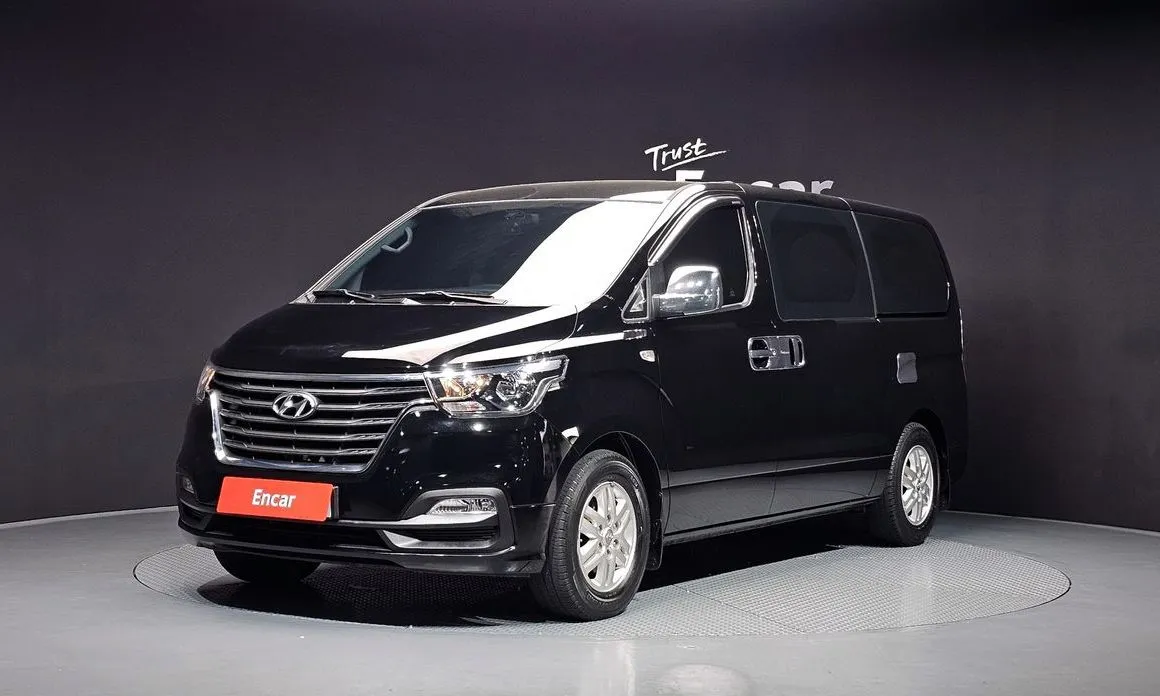 Hyundai Starex — фото 1