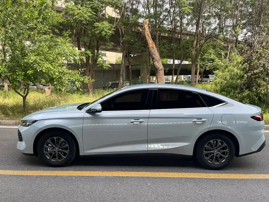 BYD Qin L — фото 10