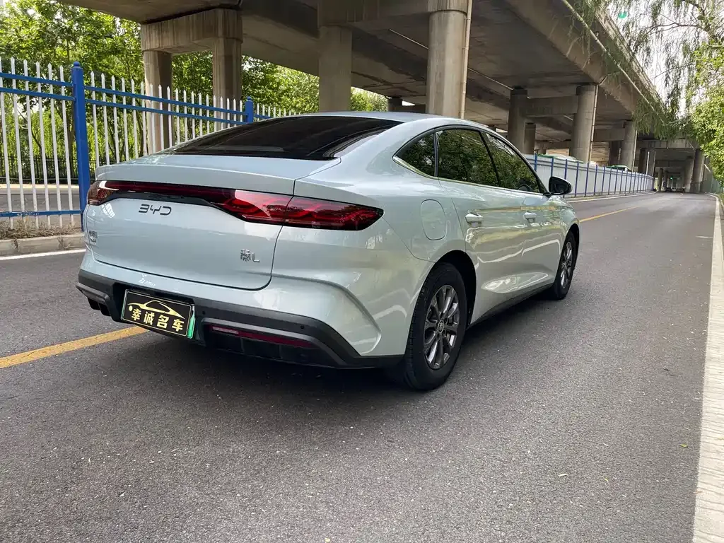 BYD Qin L — фото 9
