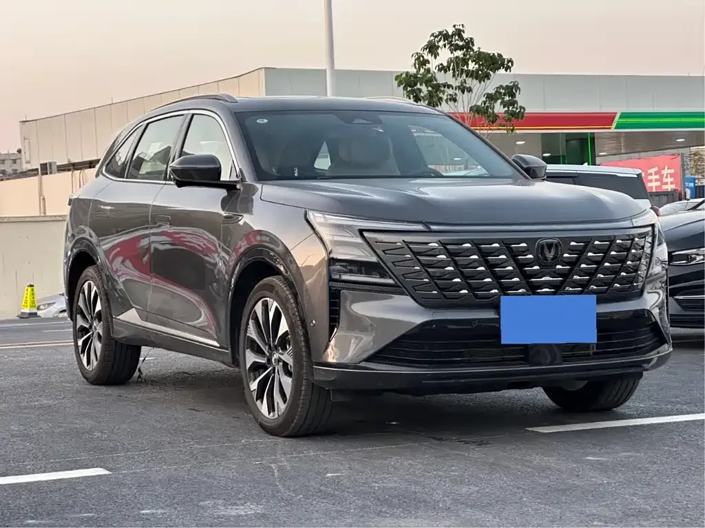 Changan CS75PLUS — фото 8