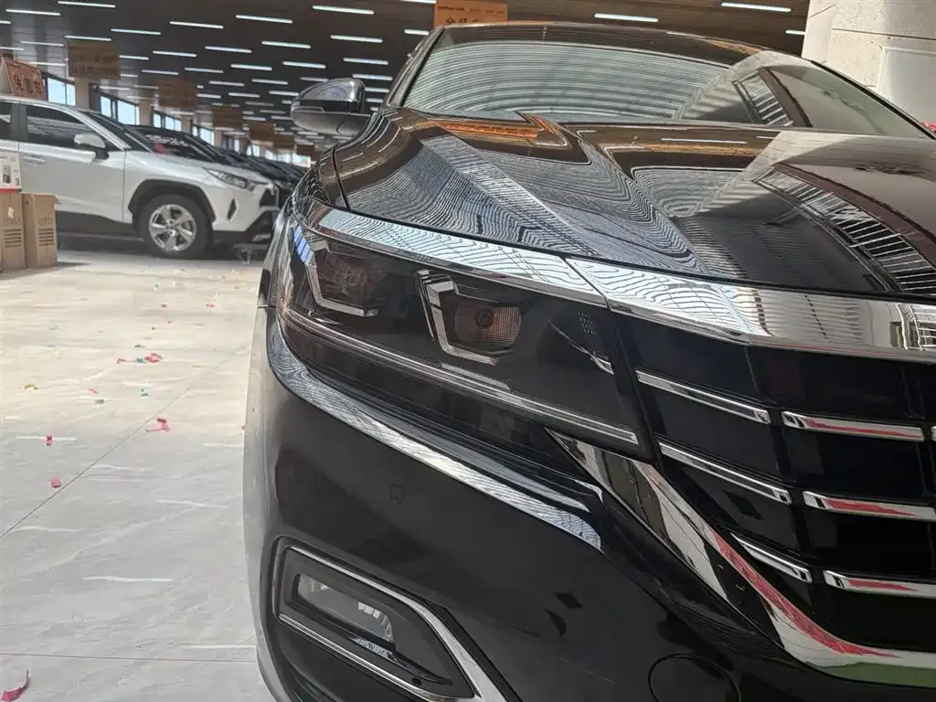 Volkswagen Passat — фото 10