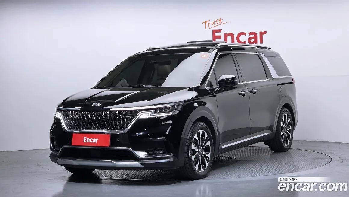 Kia Carnival — фото 1