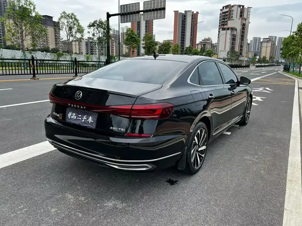 Volkswagen Passat — фото 6