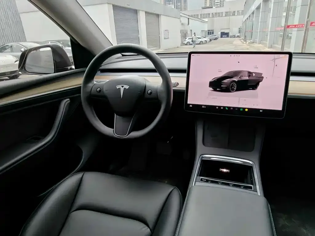 Tesla Model Y — фото 2