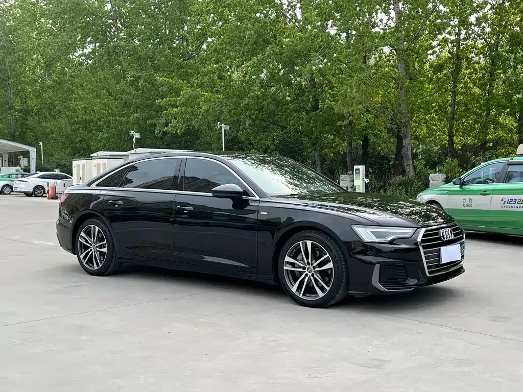 Audi A6L — фото 8
