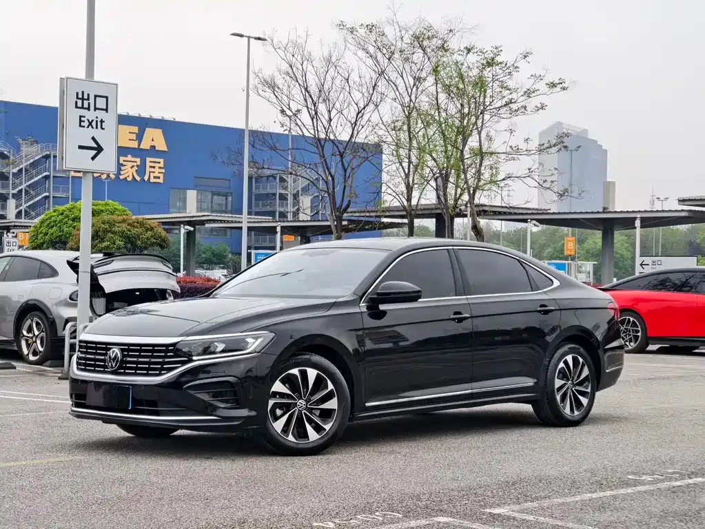 Volkswagen Passat — фото 1