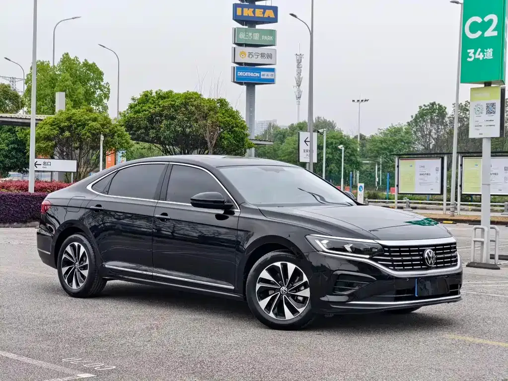 Volkswagen Passat — фото 4