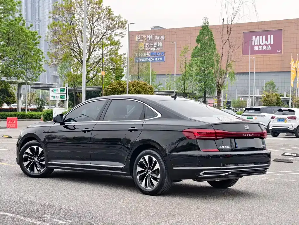 Volkswagen Passat — фото 9