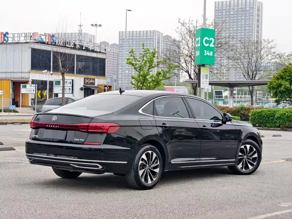 Volkswagen Passat — фото 5