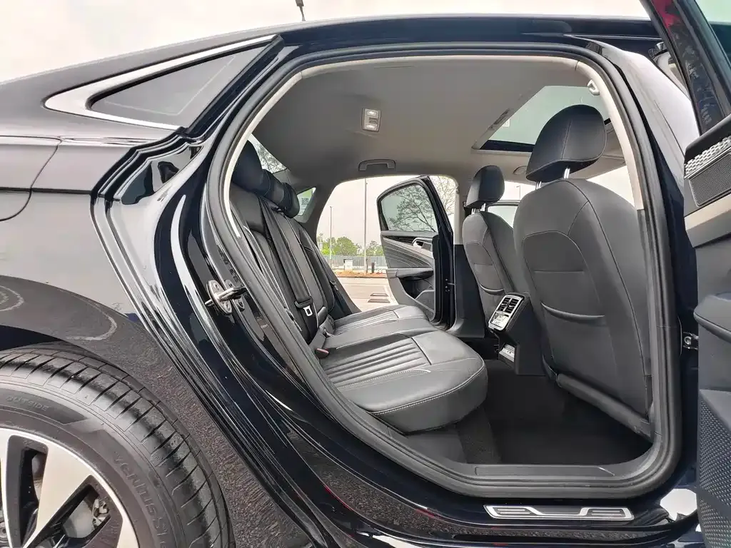 Volkswagen Passat — фото 7