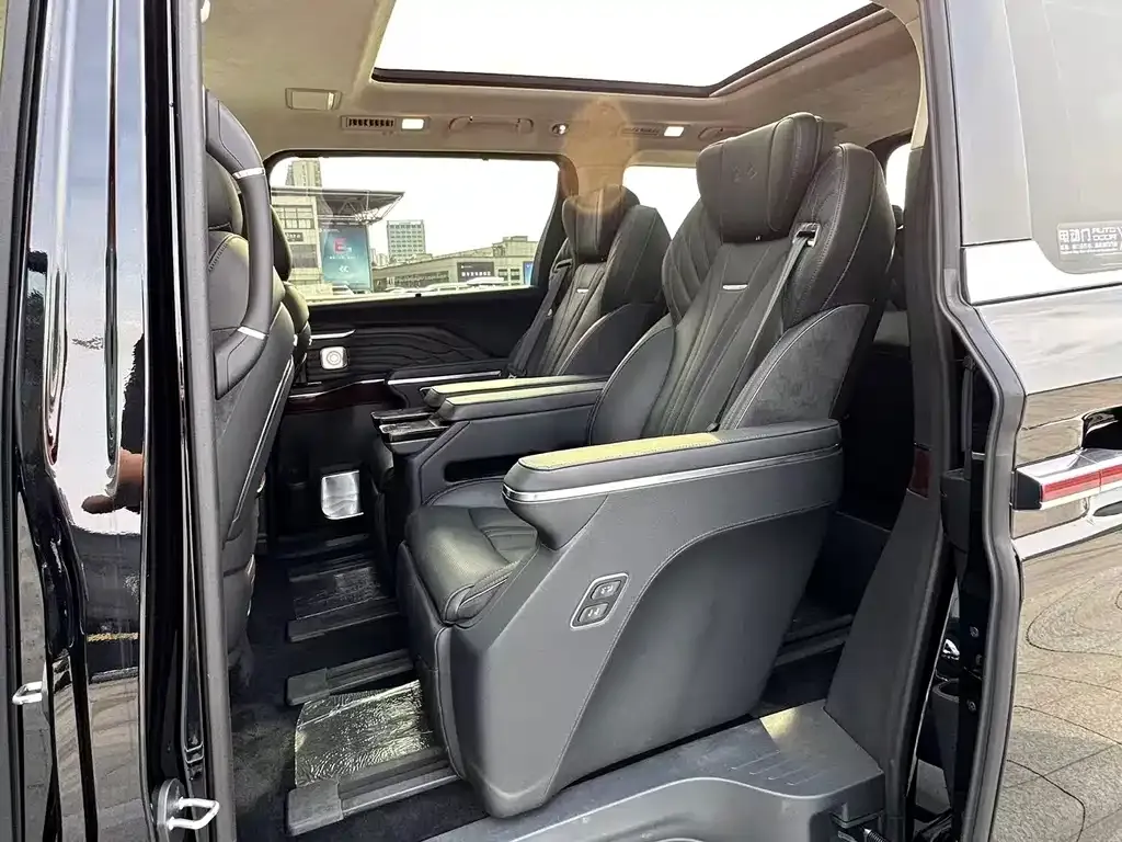 Hongqi HQ9 2023 из CN, фото 7