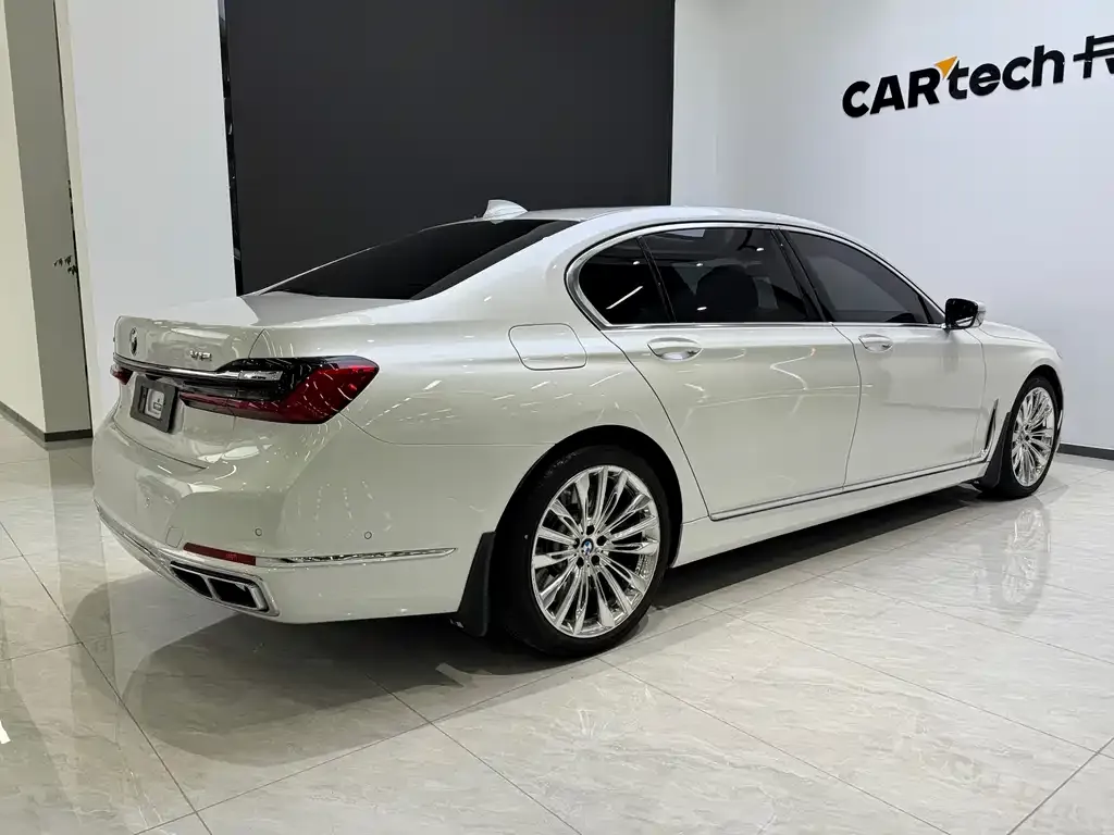 BMW 7 Series — фото 10
