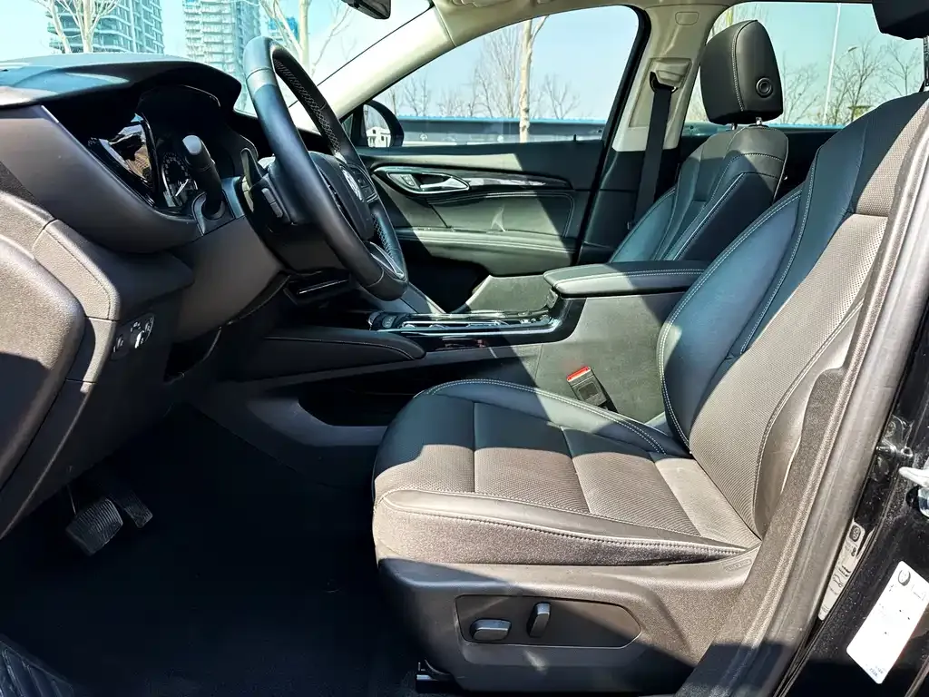 Buick Envision Plus — фото 2