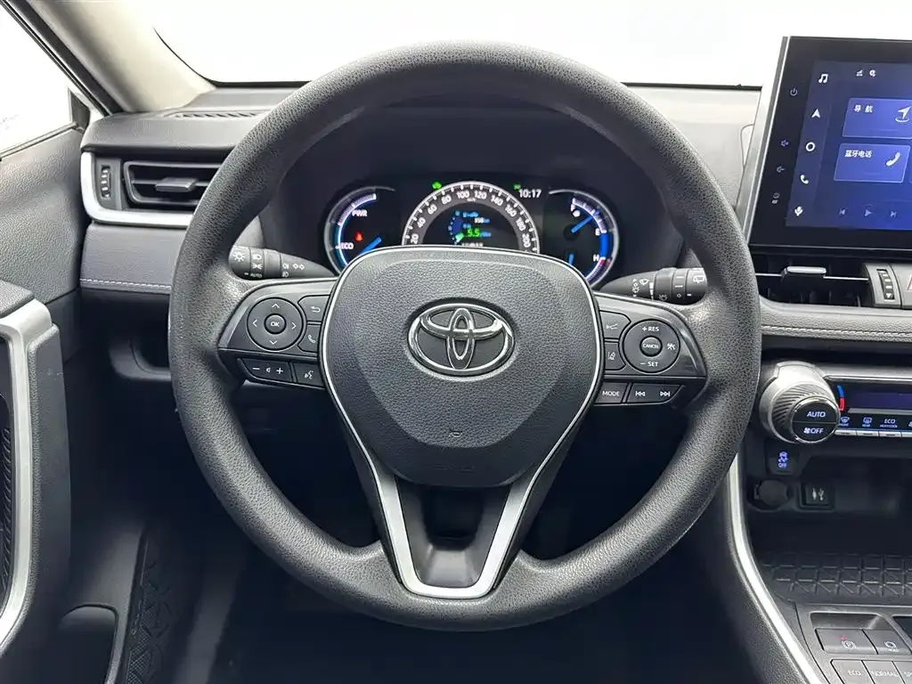 Toyota RAV4 — фото 10