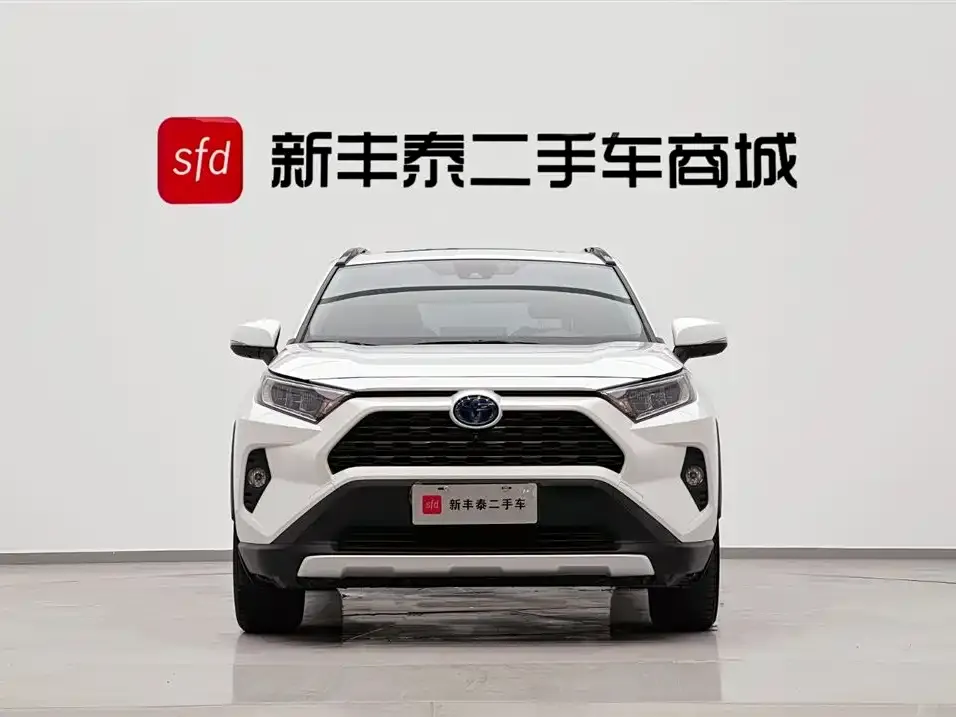 Toyota RAV4 — фото 5