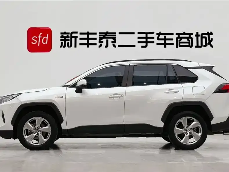 Toyota RAV4 — фото 4