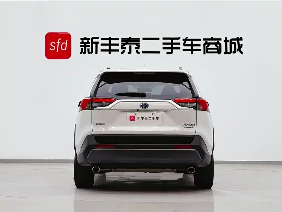 Toyota RAV4 — фото 2